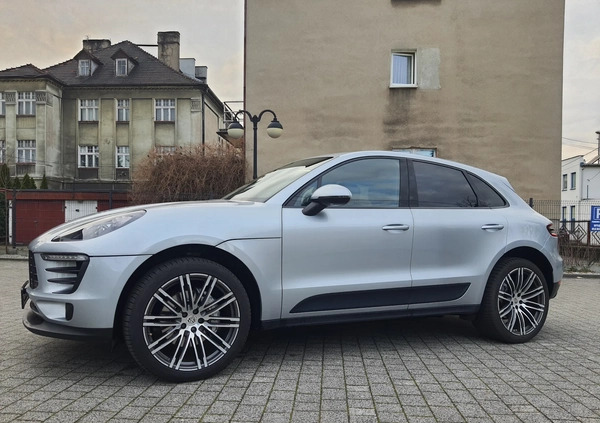 Porsche Macan cena 175000 przebieg: 99000, rok produkcji 2016 z Poznań małe 301